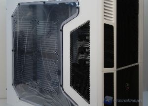 00026Aerocool XPREDATOR WHITE XTREMEHARDWARE.COM